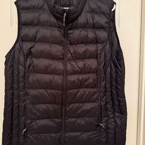 Women's Black Quilted Puffer Vest